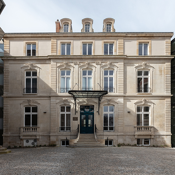 L'hôtel particulier du GEC de Nancy est occupé par les bureaux administratifs de la MGEL Logement qui est en charge de l'exploitation de la résidence.